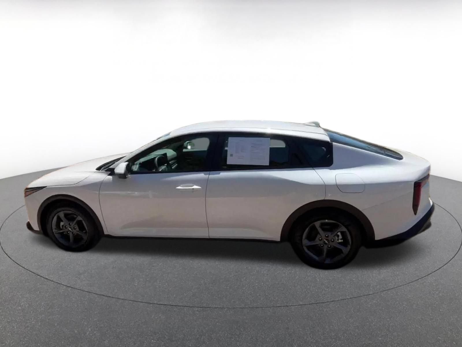 Used 2025 Kia K4 FWD image 11