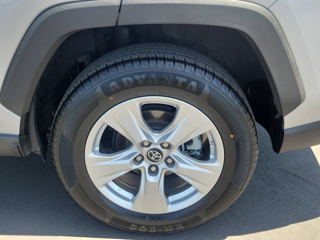 Used 2019 Toyota RAV4 XLE FWD image 33