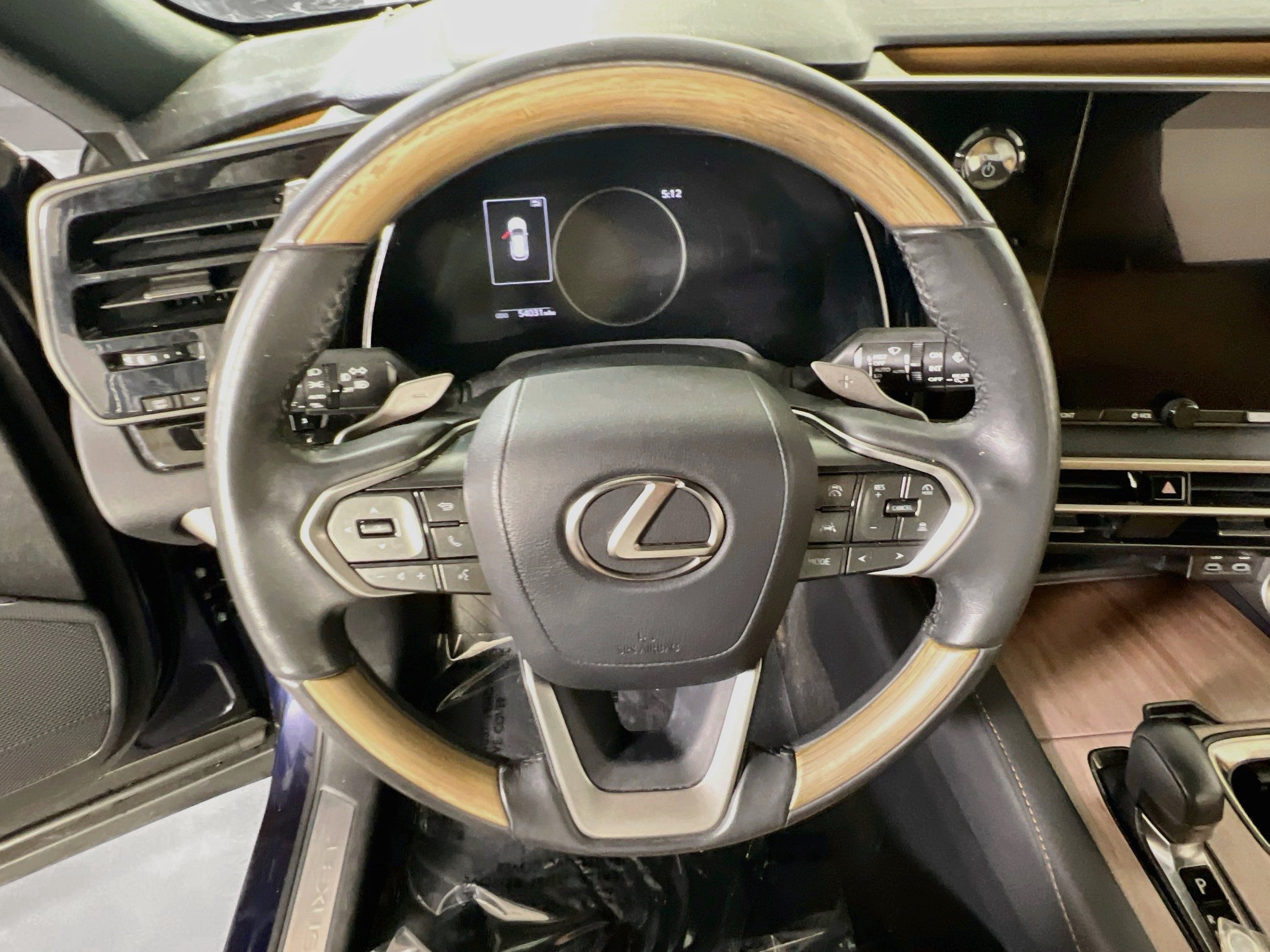 Used 2023 Lexus RX 350h w/ Accessory Package (Z1) AWD/4WD image 11