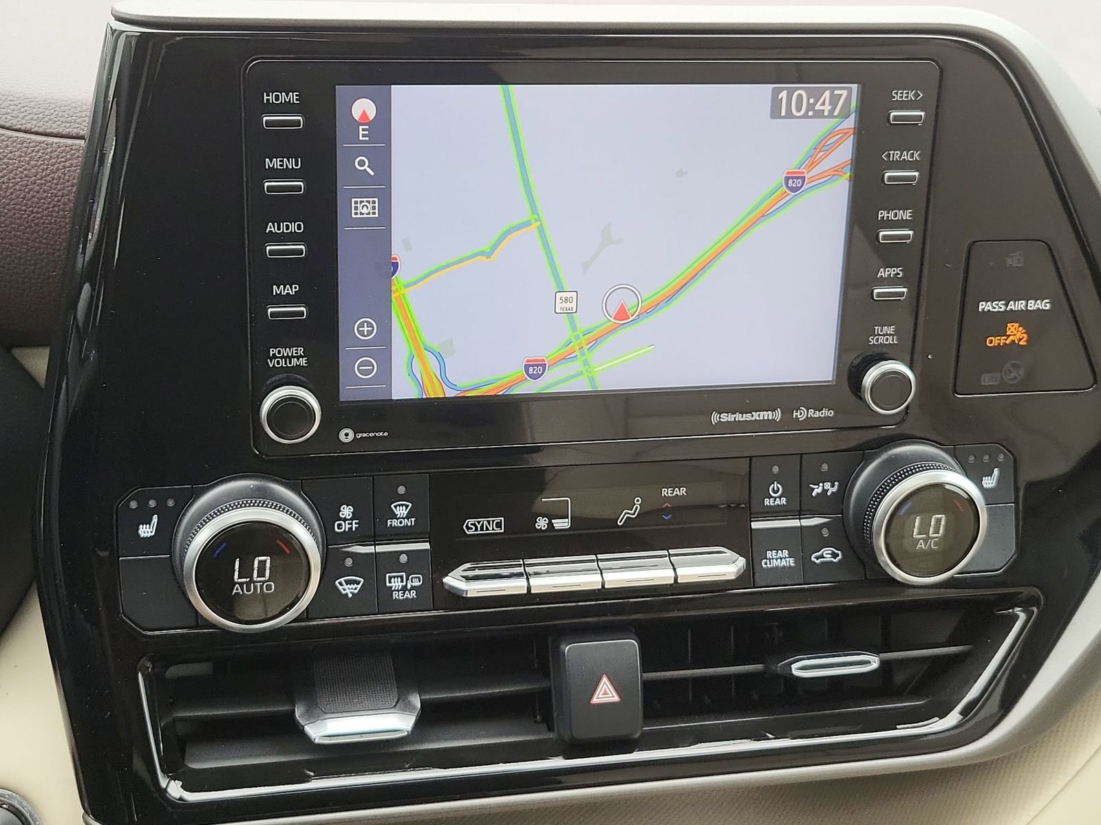 Used 2022 Toyota Highlander XLE FWD image 14