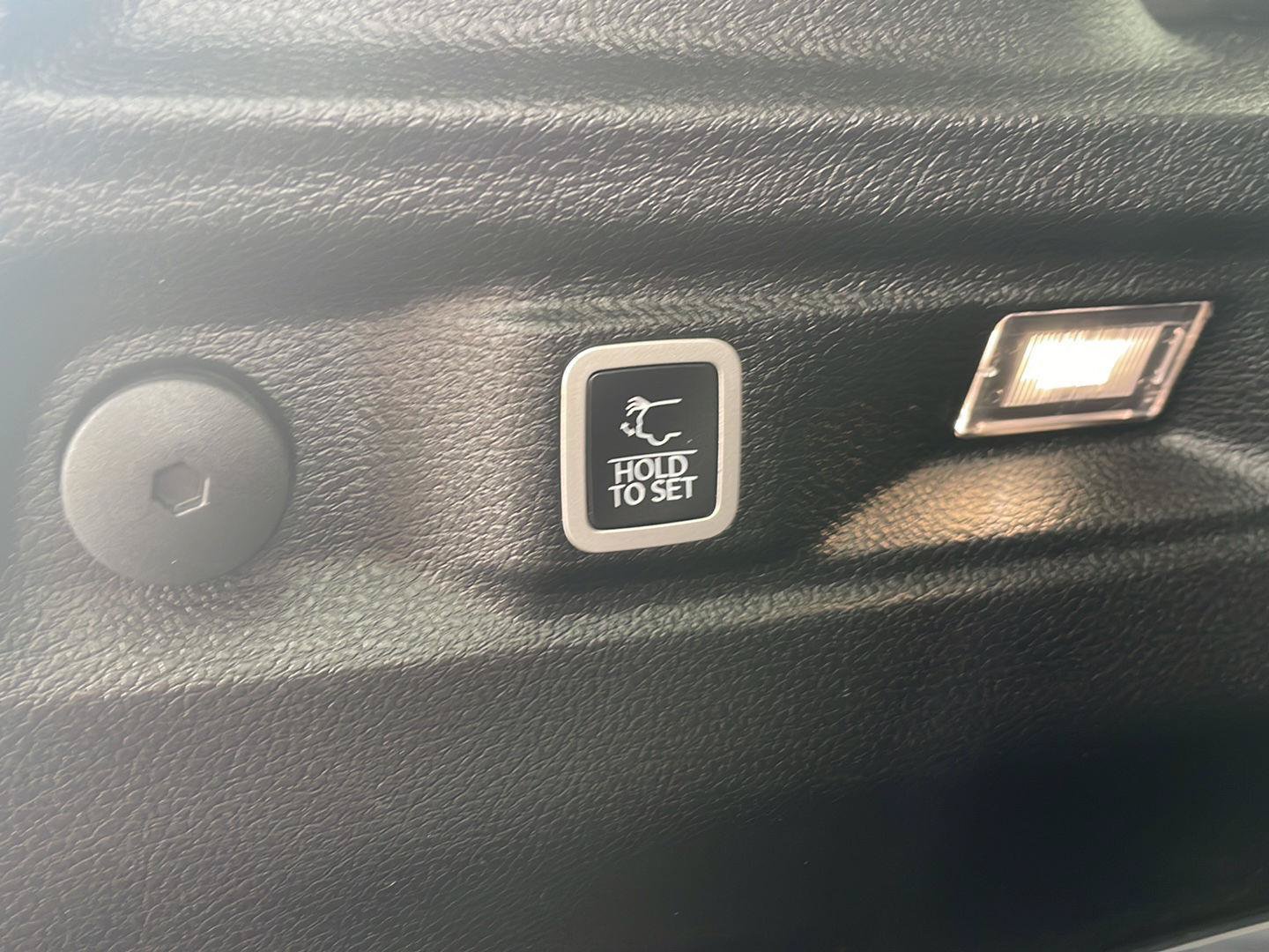 Used 2021 Jeep Grand Cherokee L Limited AWD/4WD image 34