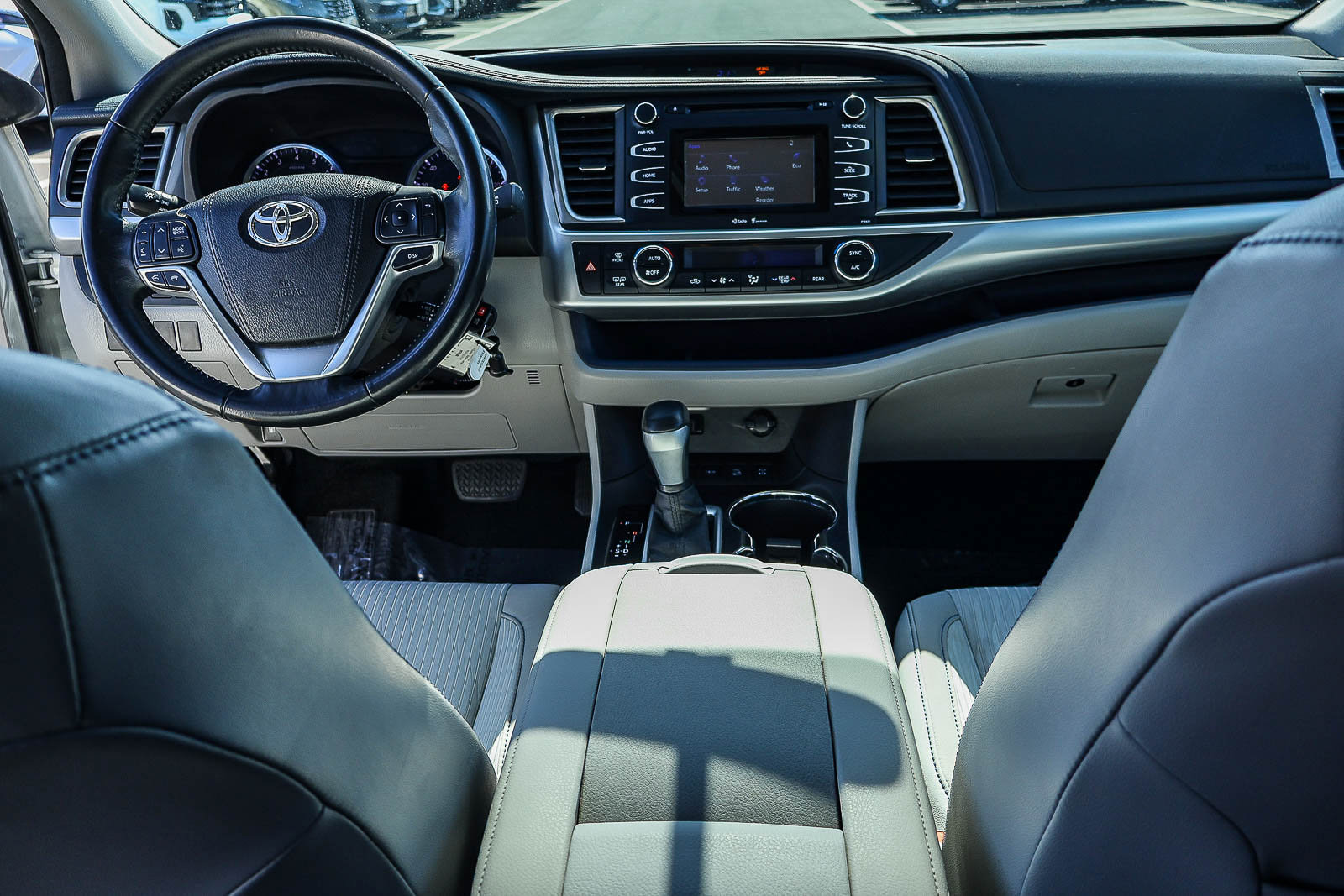 Used 2015 Toyota Highlander Plus image 6