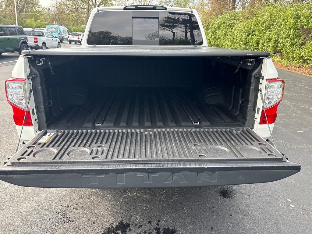 Used 2021 Nissan Titan SV w/ SV Convenience Package image 26