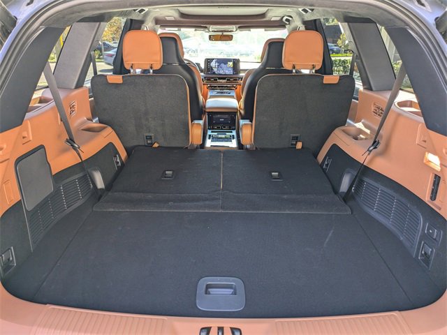 Used 2025 Lincoln Aviator Black Label image 17