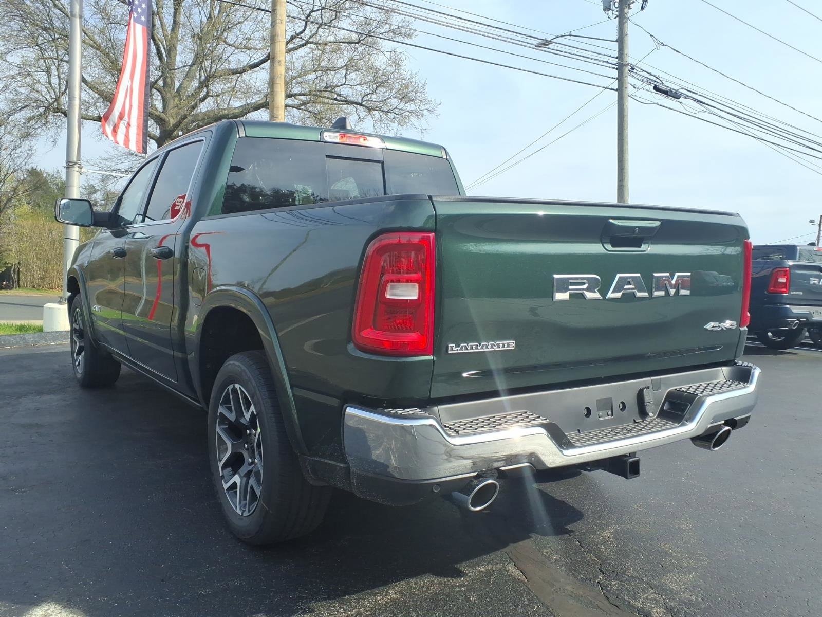 New 2026 RAM 1500 Laramie AWD/4WD image 4