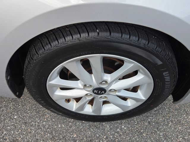 Used 2015 Kia Forte LX FWD image 15