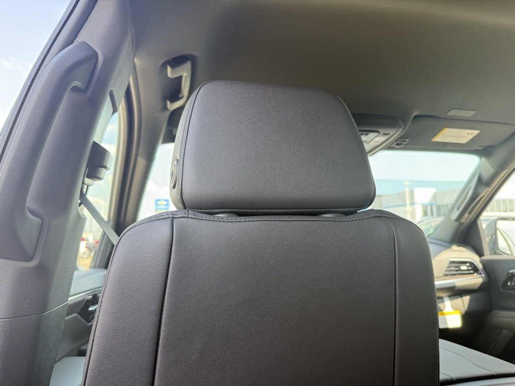 New 2026 Chevrolet Suburban LT w/ Comfort Package image 32