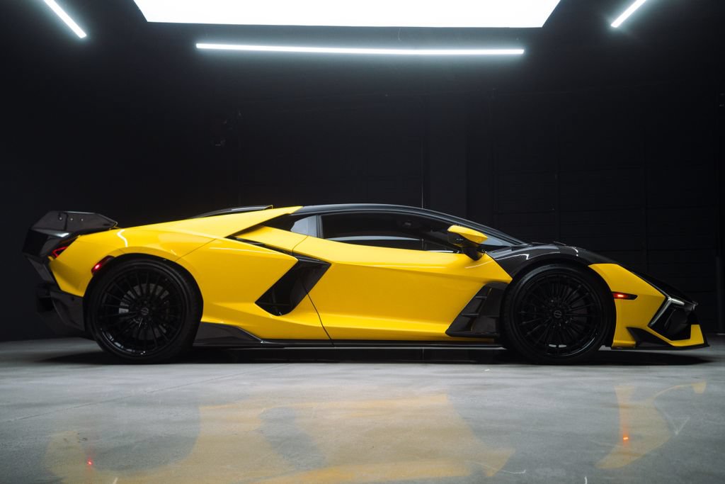 Used 2024 Lamborghini Revuelto AWD/4WD image 12