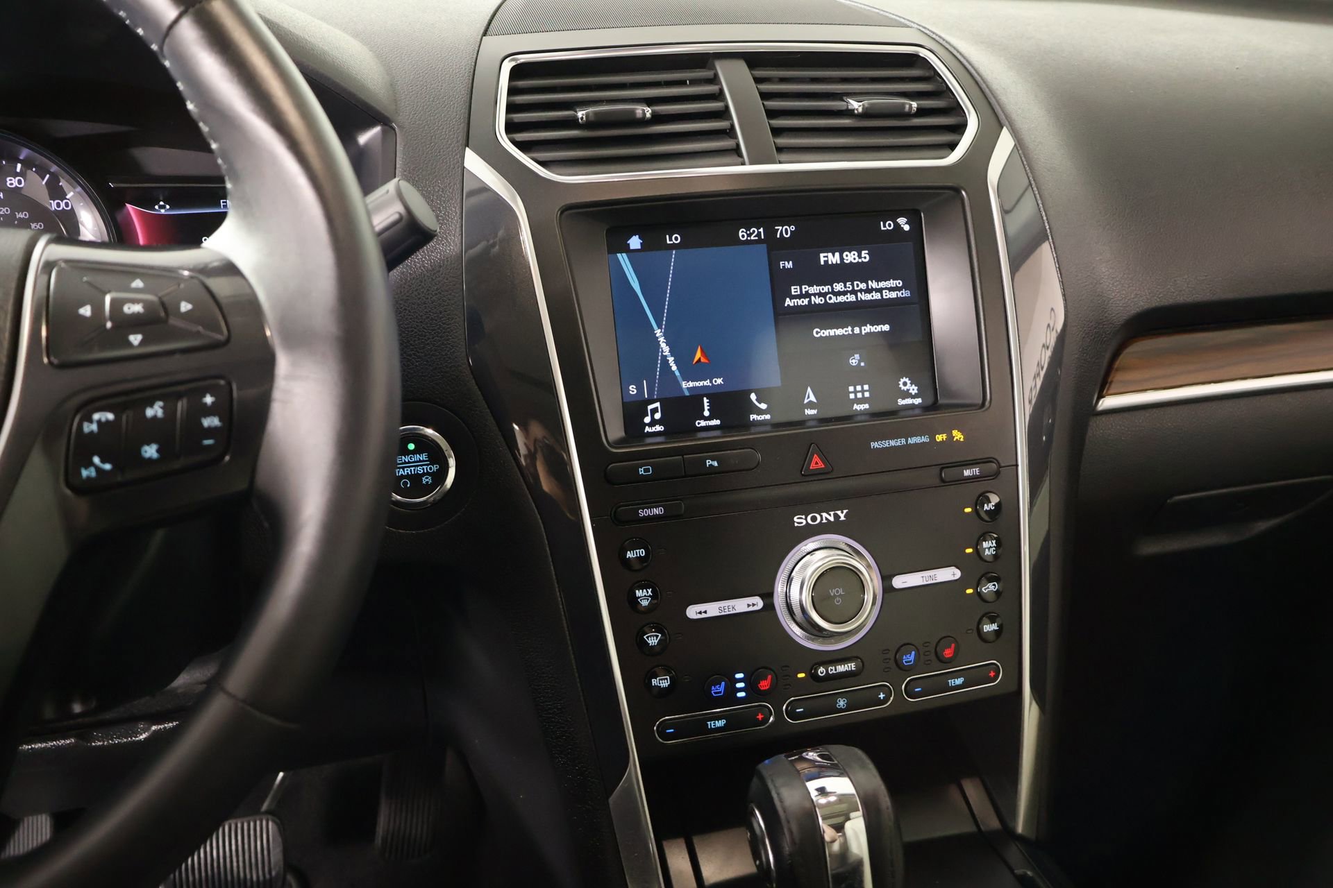 Used 2019 Ford Explorer Limited w/ Limited Luxury Package FWD image 5