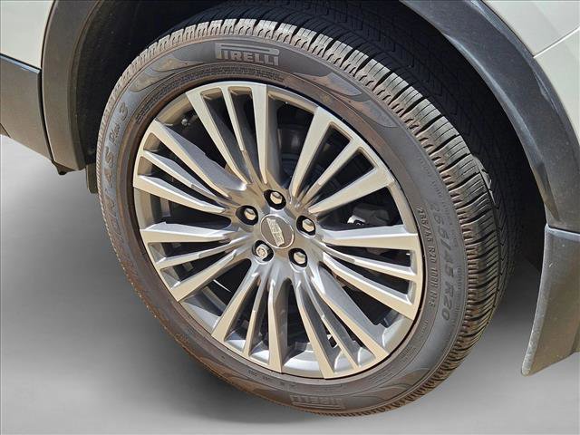 Used 2024 Cadillac XT4 Premium Luxury image 12