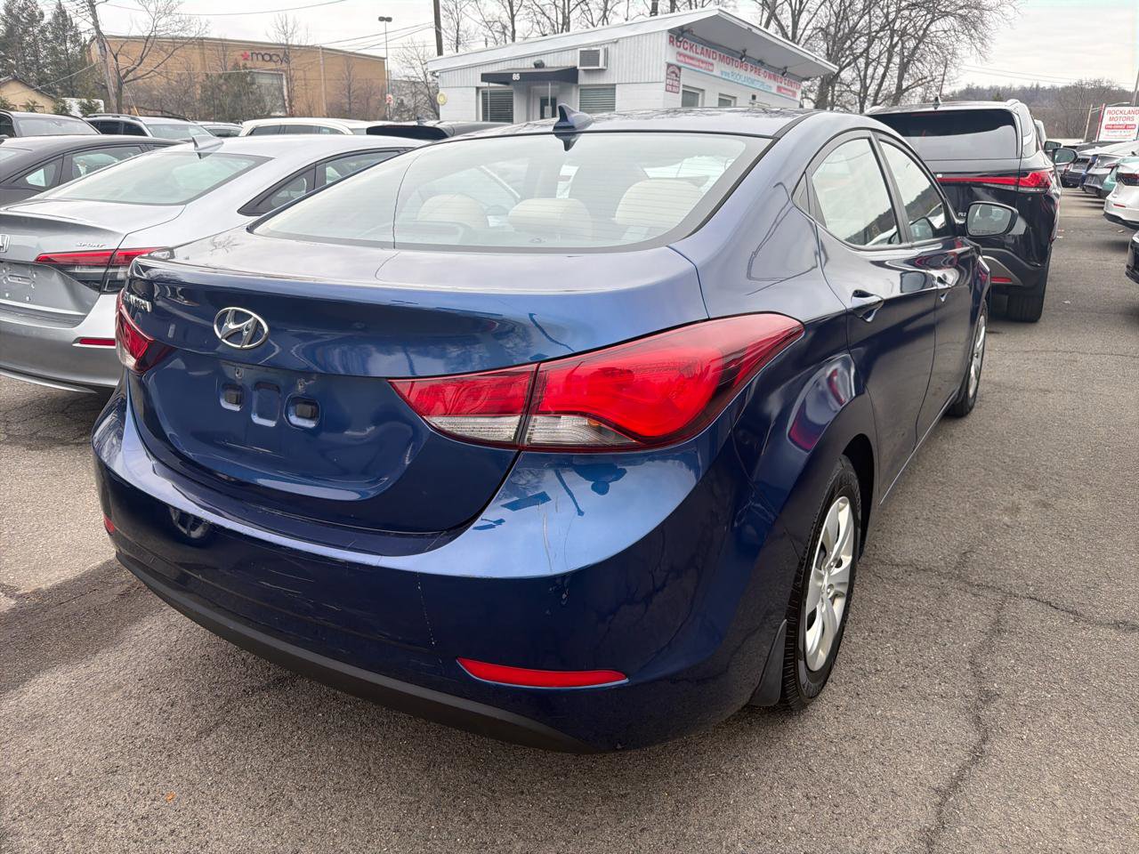 Used 2016 Hyundai Elantra SE image 6
