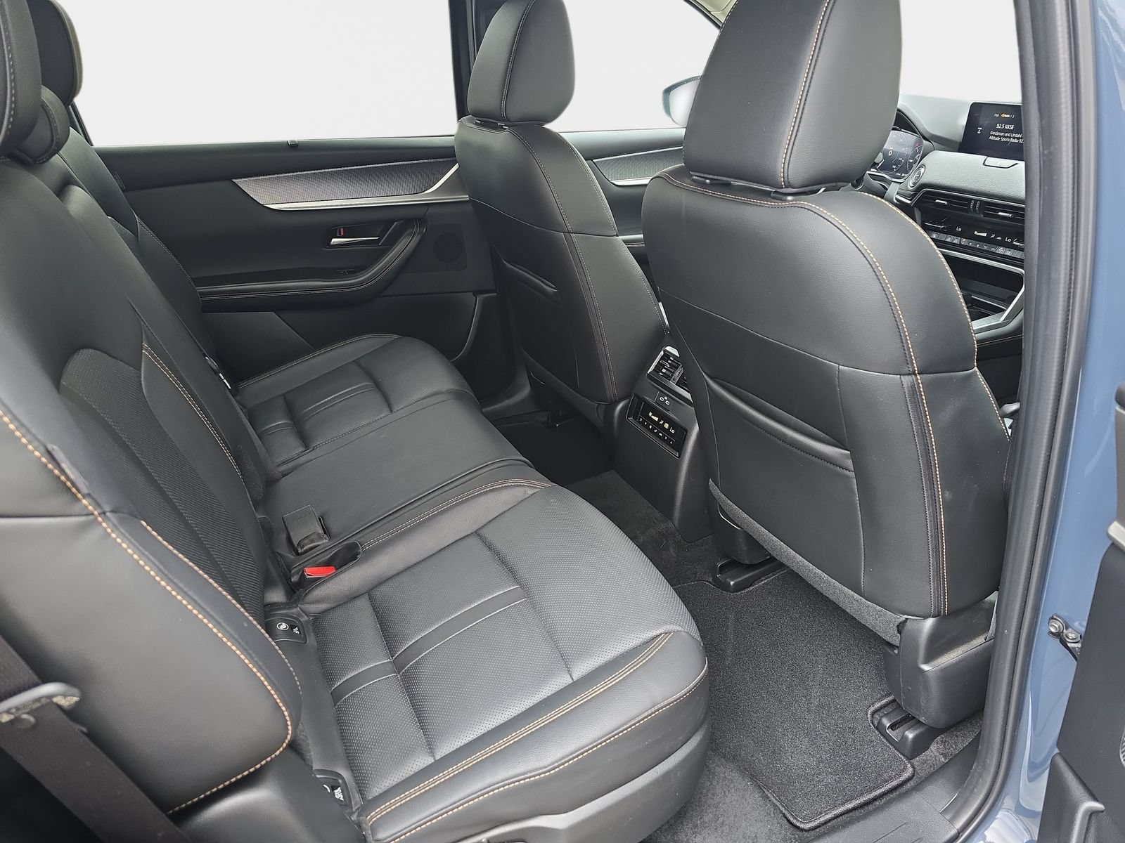 Used 2025 MAZDA CX-70 Plug-In Hybrid w/ Premium Pkg AWD/4WD image 13