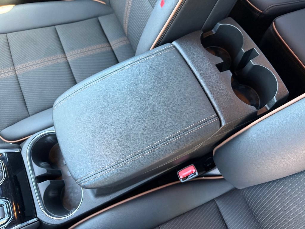 Used 2024 GMC Canyon AT4 w/ Technology Package AWD/4WD image 27