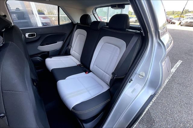 Certified 2024 Hyundai Venue SEL FWD image 26