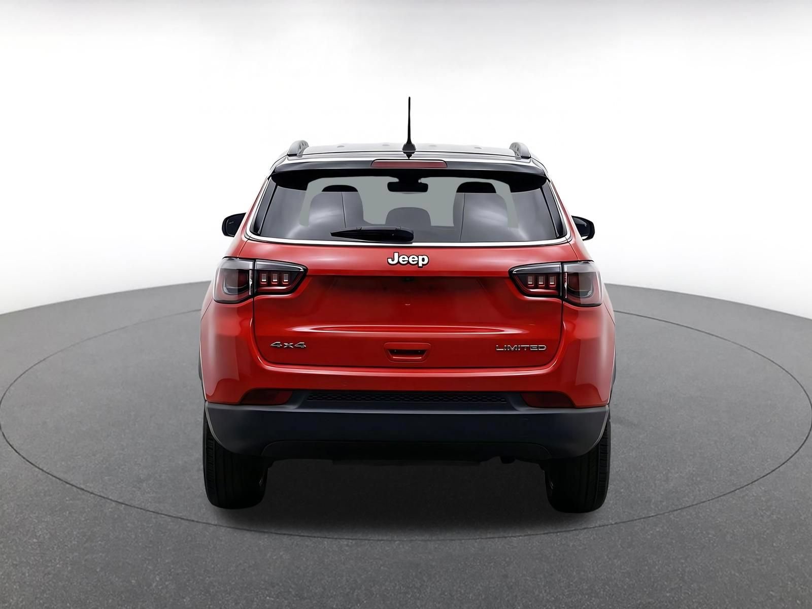 Used 2025 Jeep Compass Limited AWD/4WD image 7