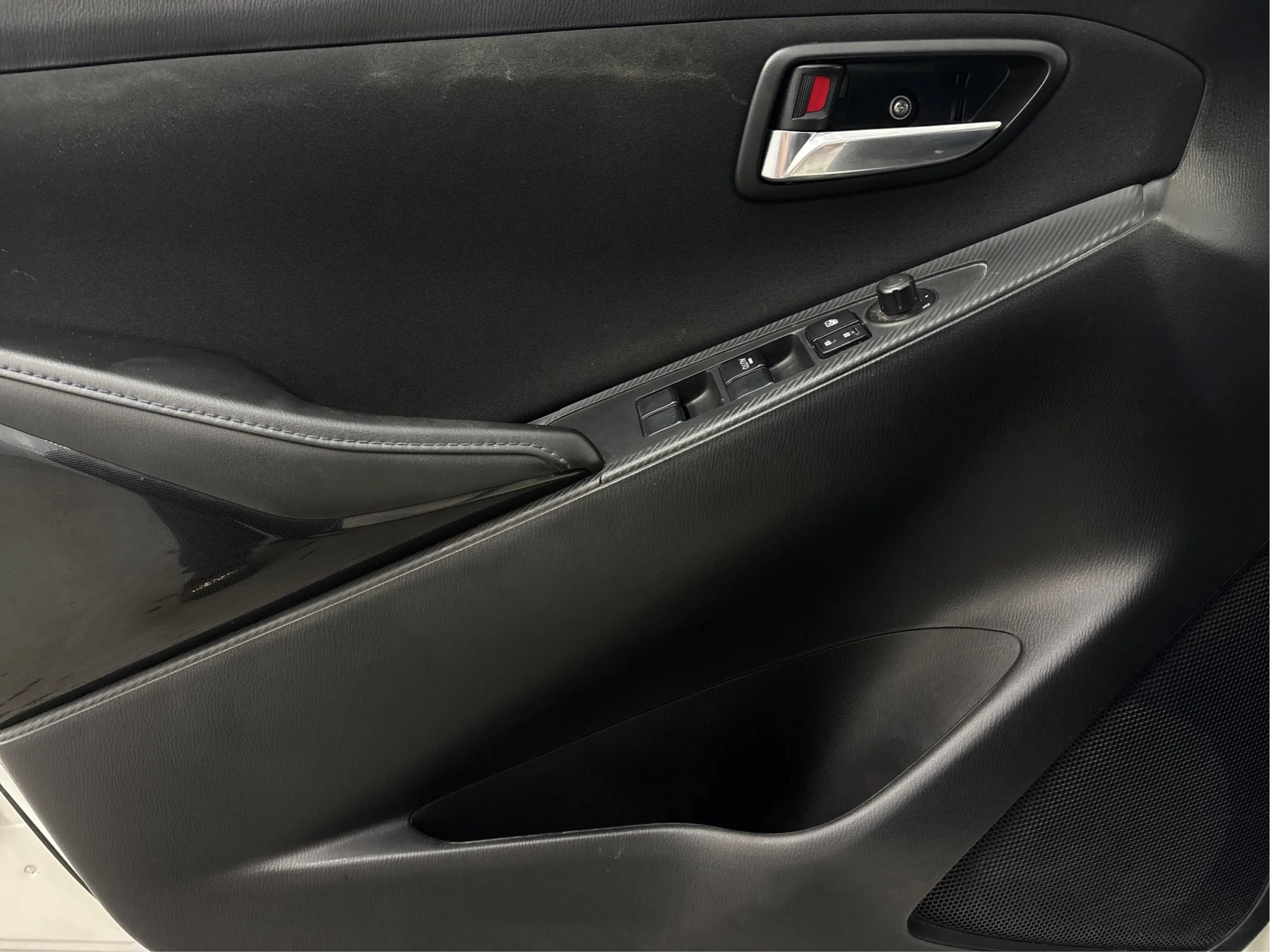 Used 2016 Scion iA FWD image 25