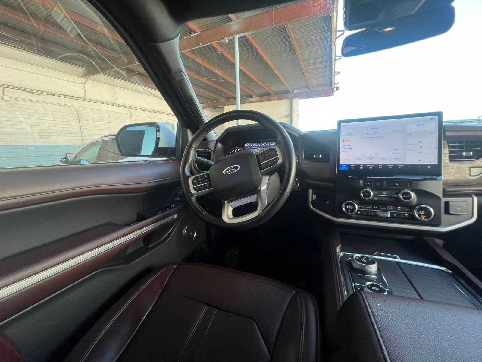 Used 2024 Ford Expedition Limited image 34