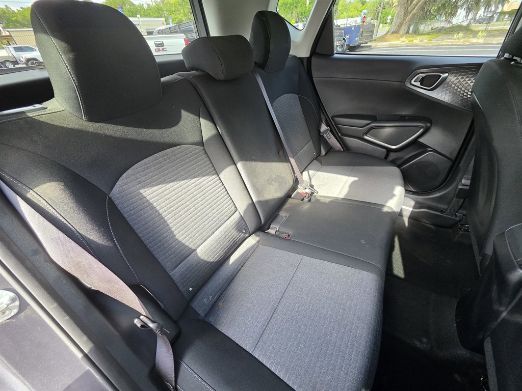 Used 2020 Kia Soul S FWD image 27