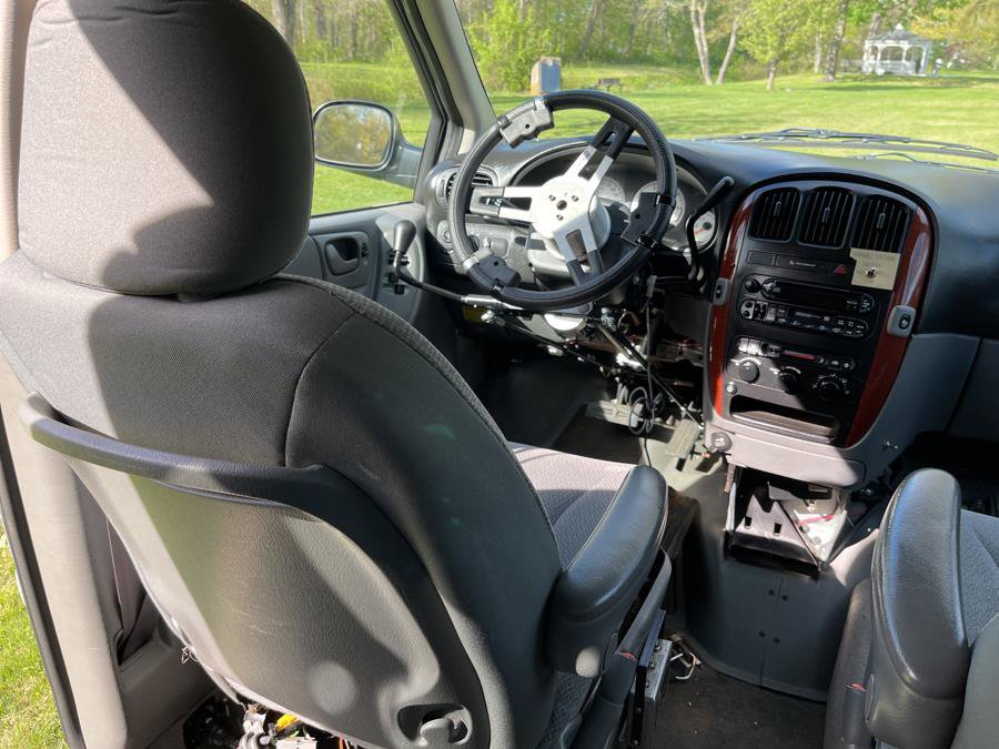 Used 2005 Chrysler Town & Country LX w/ Popular Equipment Group II FWD image 38