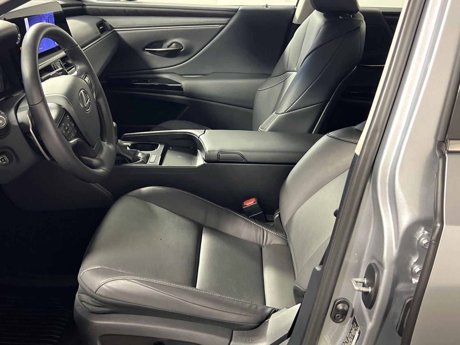 Used 2025 Lexus ES 350 w/ Premium Package FWD image 14