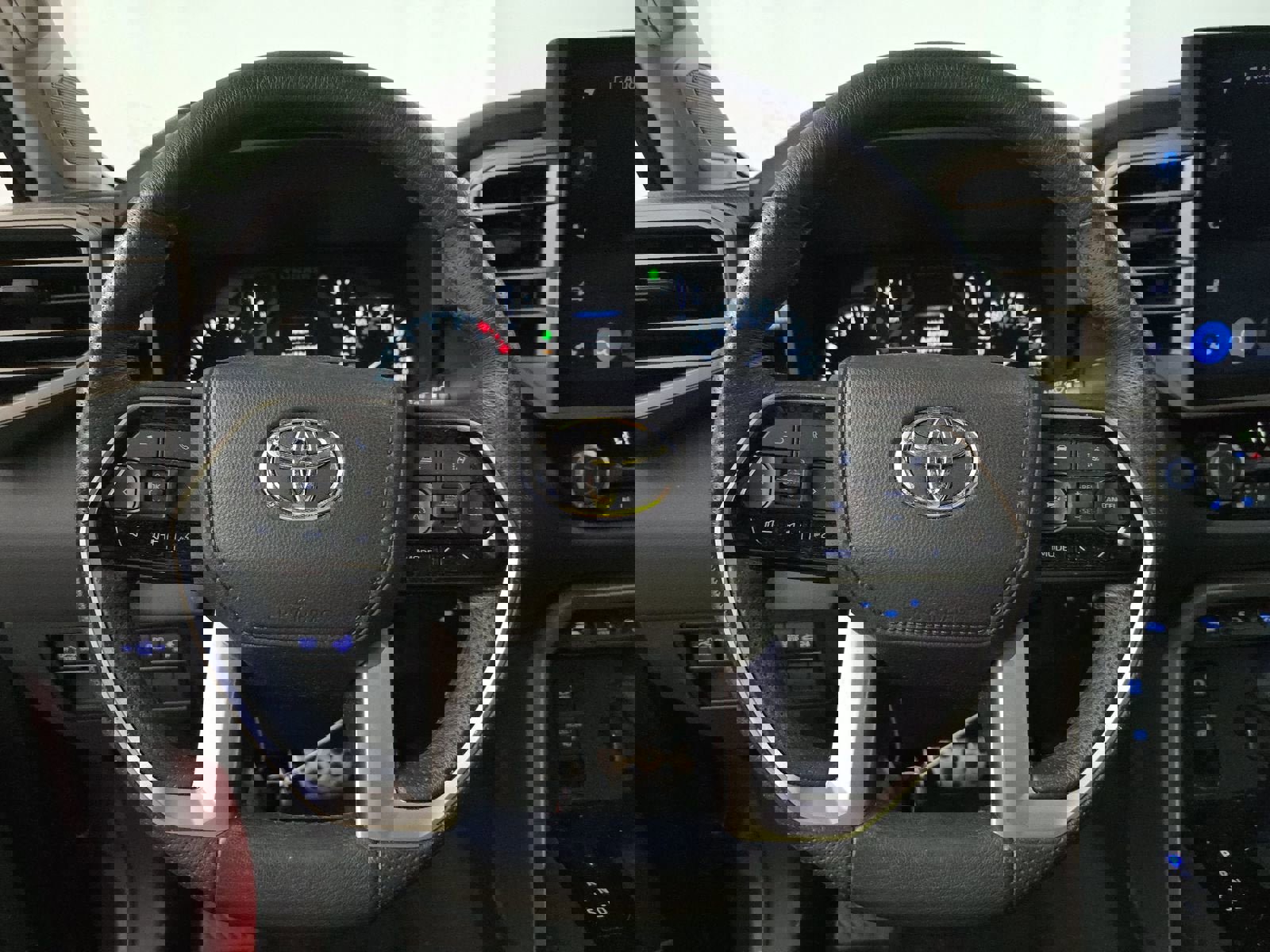 Used 2022 Toyota Tundra Limited w/ TRD Off-Road Package image 9