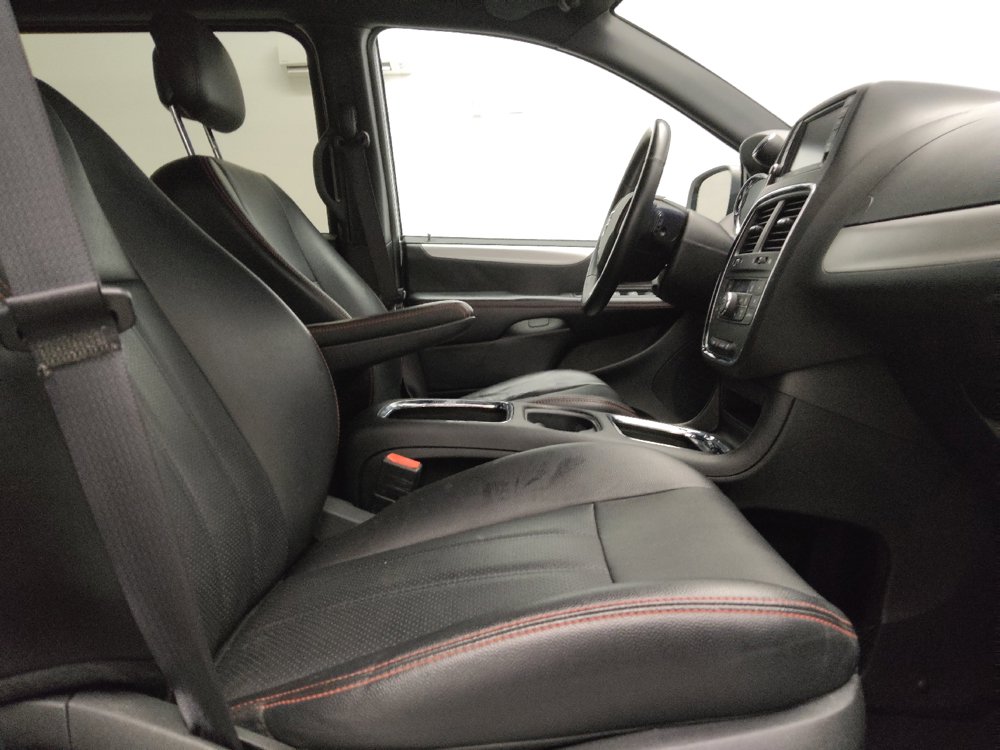 Used 2017 Dodge Grand Caravan GT w/ Mopar Premium Addition Group FWD image 21