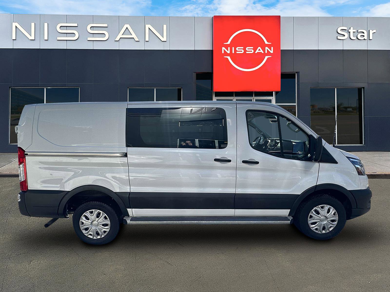 Used 2023 Ford Transit 250 Low Roof w/ Exterior Upgrade Package RWD image 10