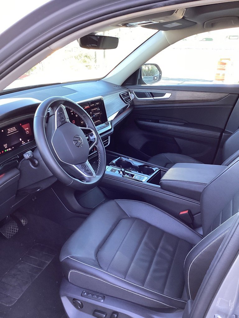 Used 2025 Volkswagen Atlas SEL image 10