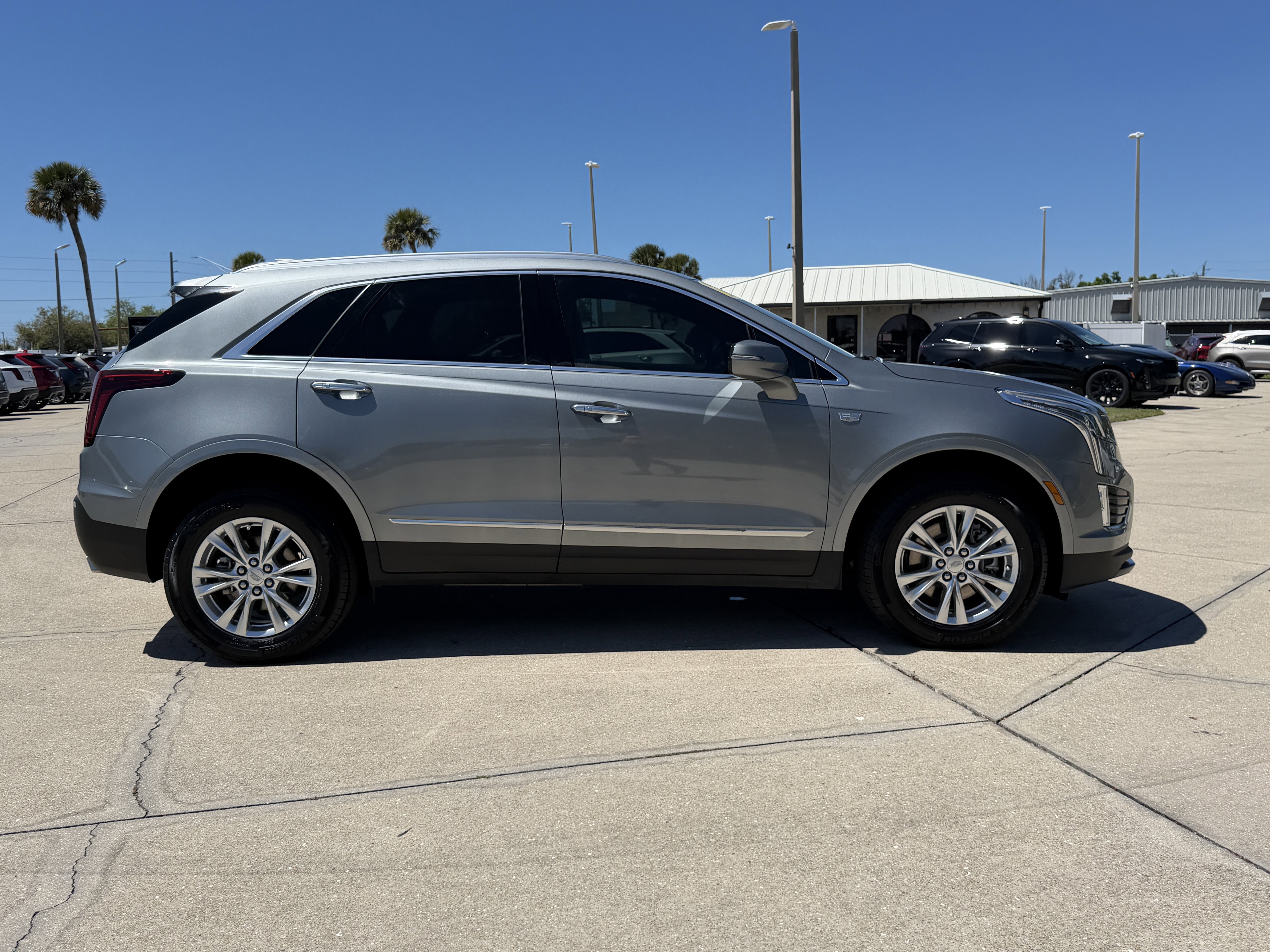 Used 2023 Cadillac XT5 Luxury image 2