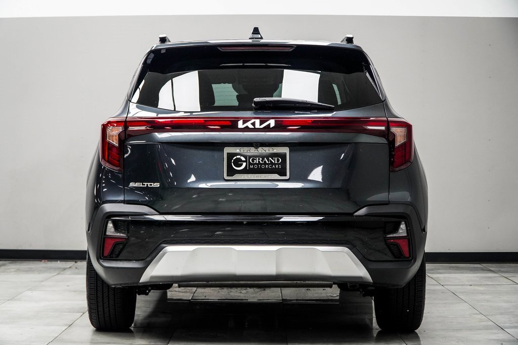 Used 2025 Kia Seltos S image 11