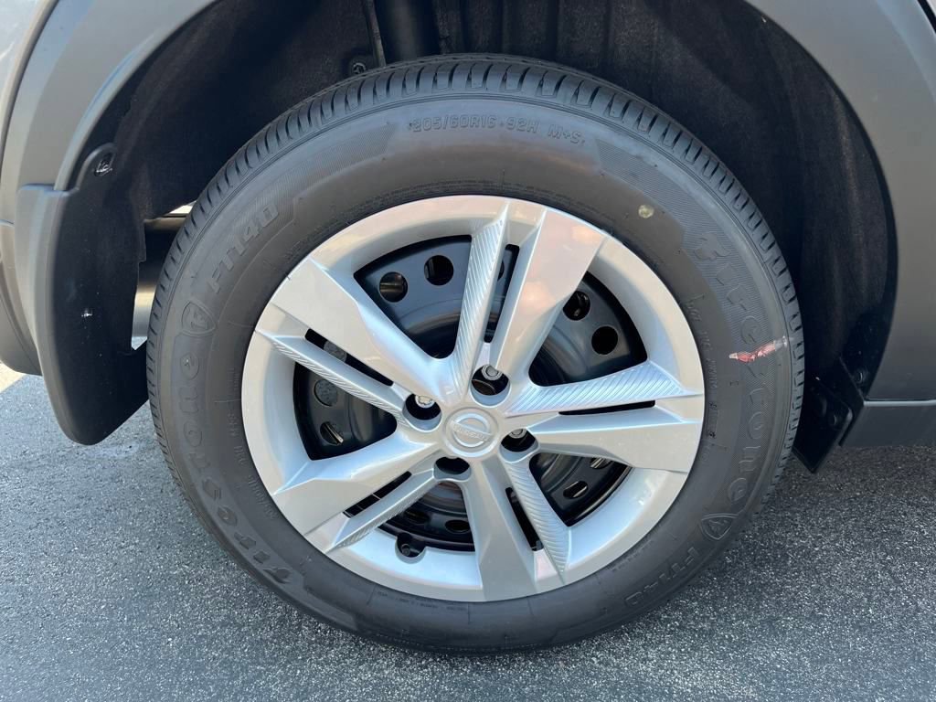 New 2025 Nissan Kicks Play S image 12
