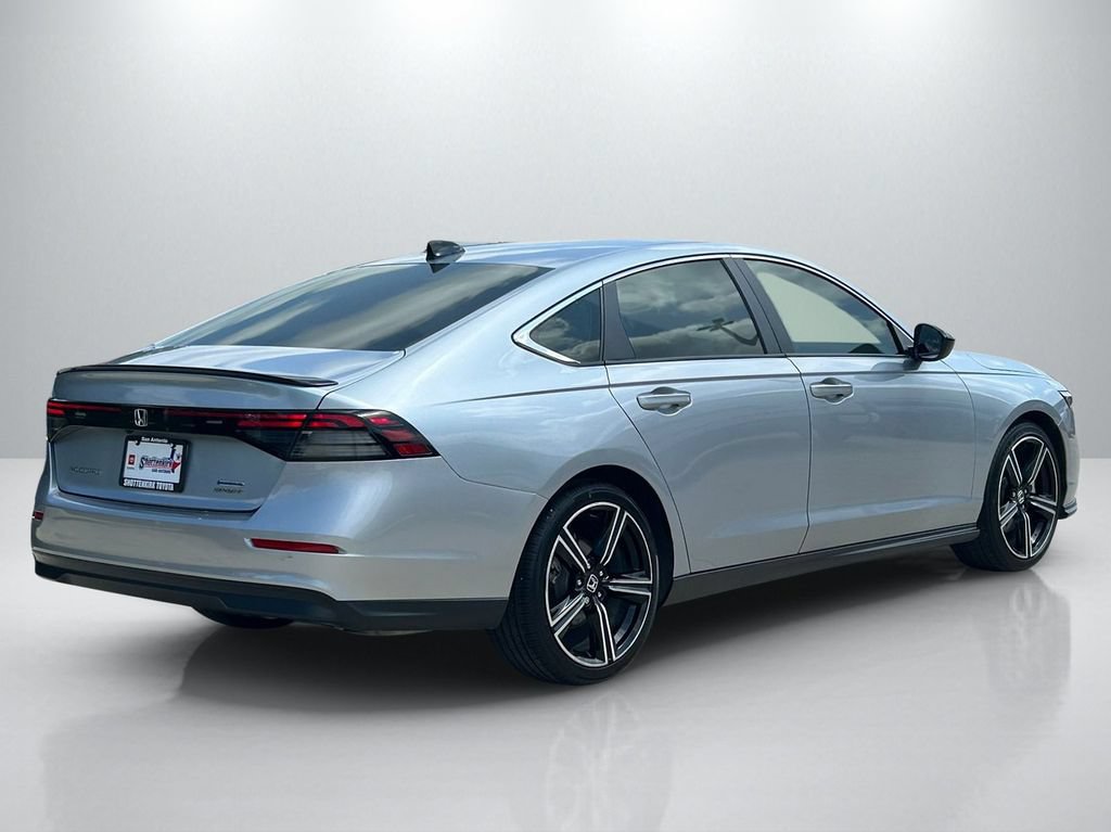 Used 2025 Honda Accord Sport image 5