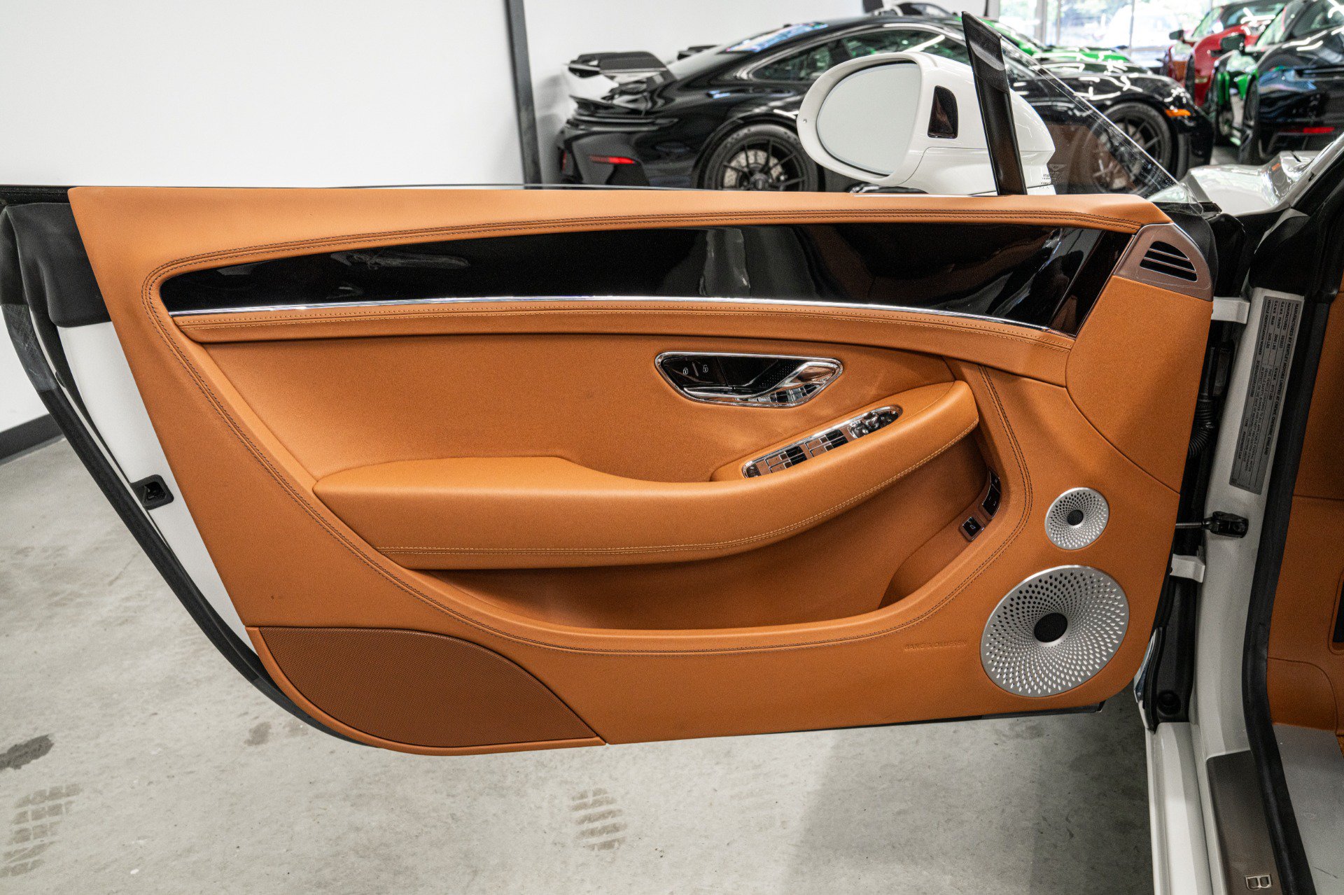 Used 2024 Bentley Continental GT Mulliner AWD/4WD image 40