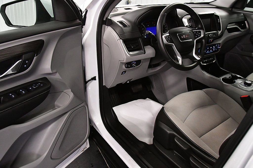Used 2024 GMC Terrain SLE AWD/4WD image 15