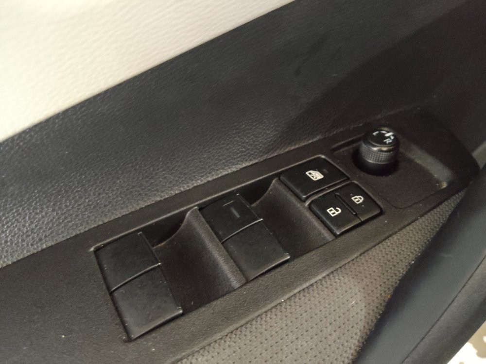 Used 2025 Toyota Corolla LE w/ Convenience Package FWD image 27