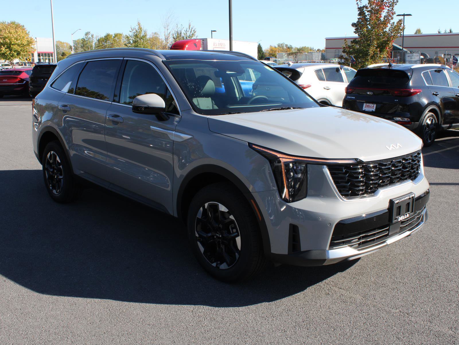 New 2026 Kia Sorento S image 3