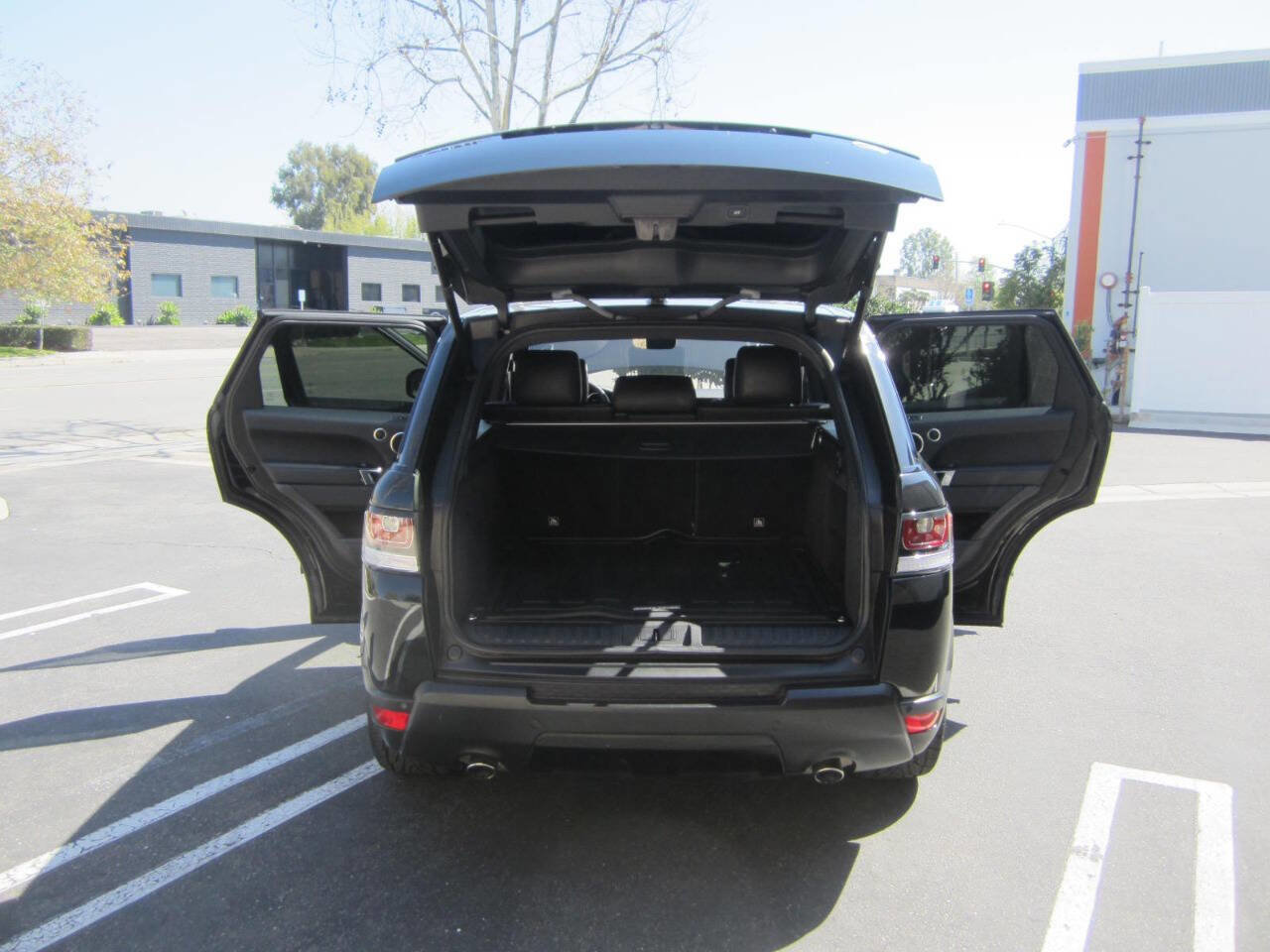 Used 2017 Land Rover Range Rover Sport HSE image 10