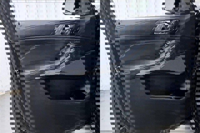 Used 2021 BMW X7 xDrive40i w/ Executive Package image 21