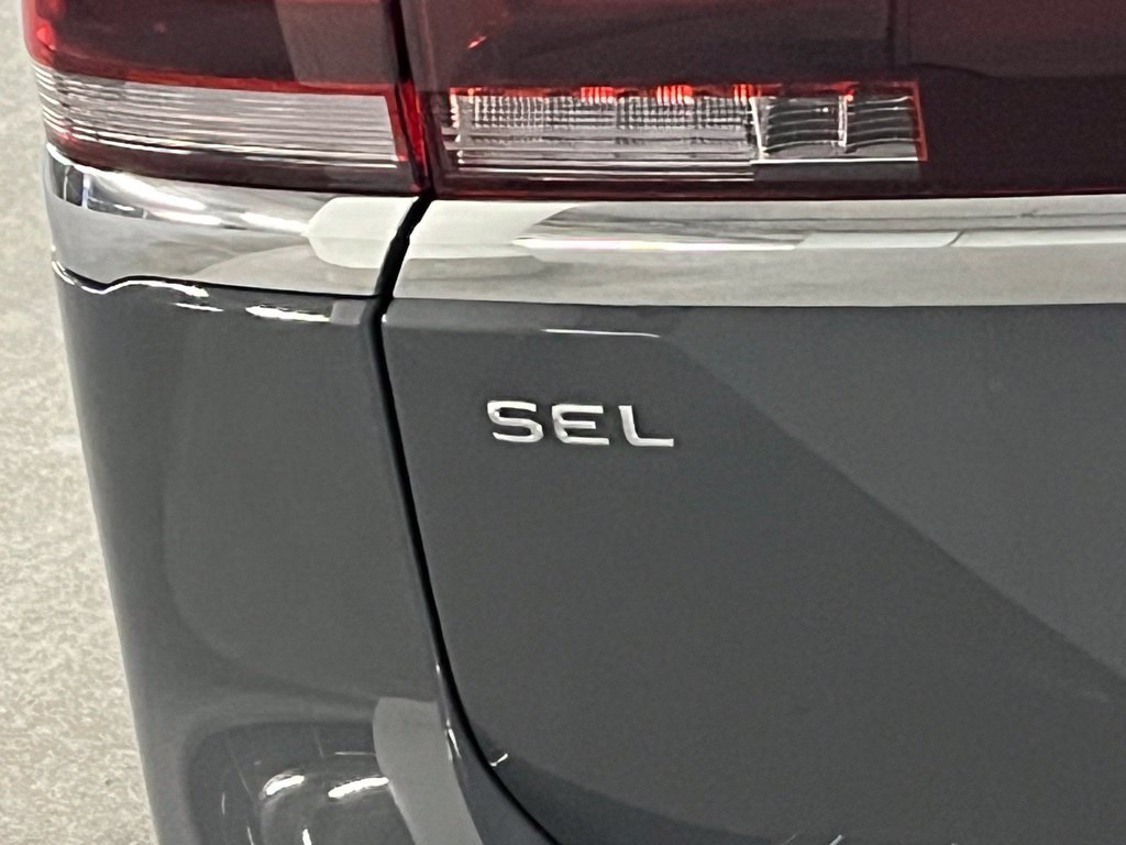 New 2026 Volkswagen Atlas Cross Sport SEL Premium R-Line AWD/4WD image 36