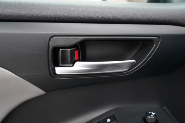 Used 2023 Toyota Highlander XLE image 10