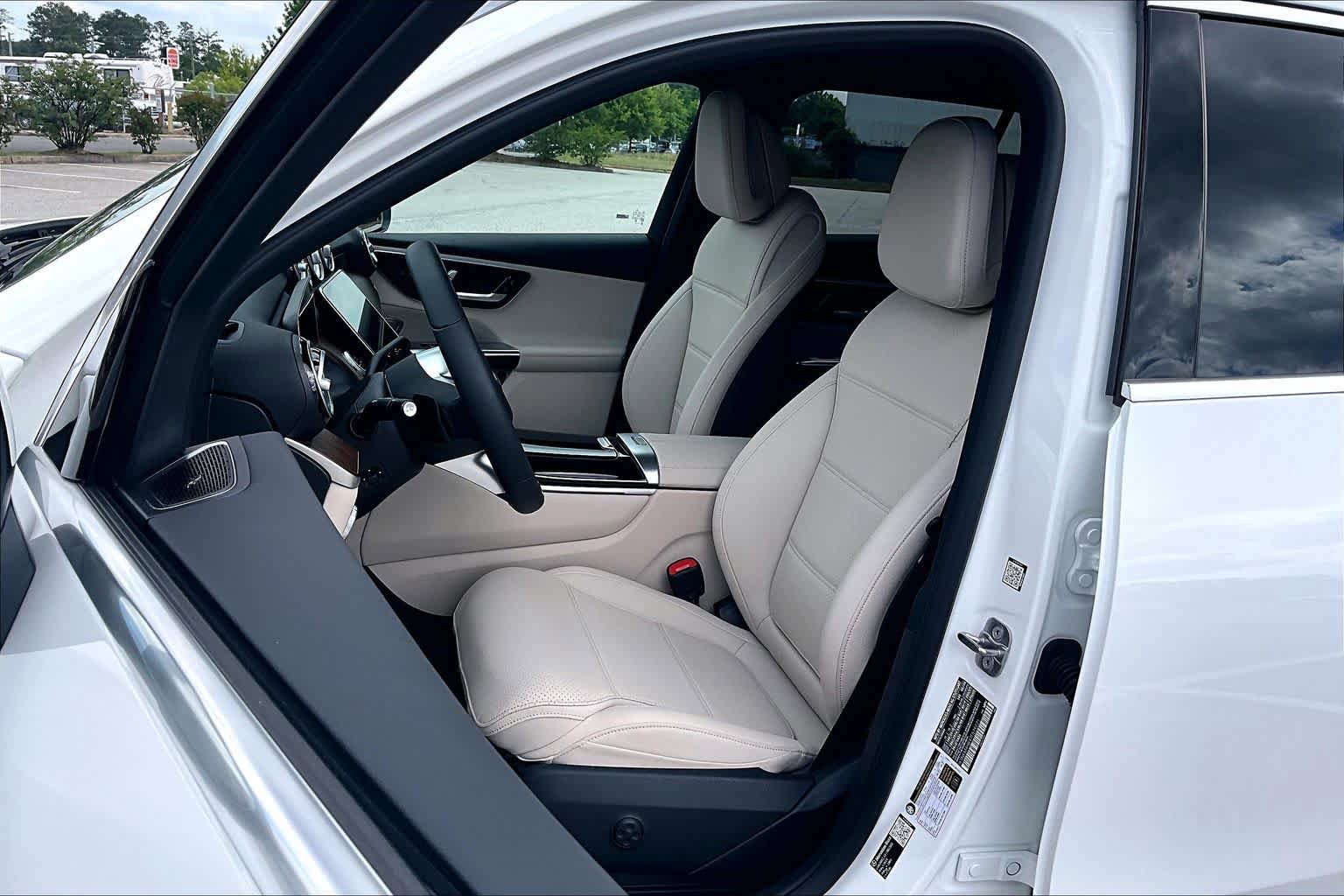 Used 2026 Mercedes-Benz GLC 300 4MATIC image 8