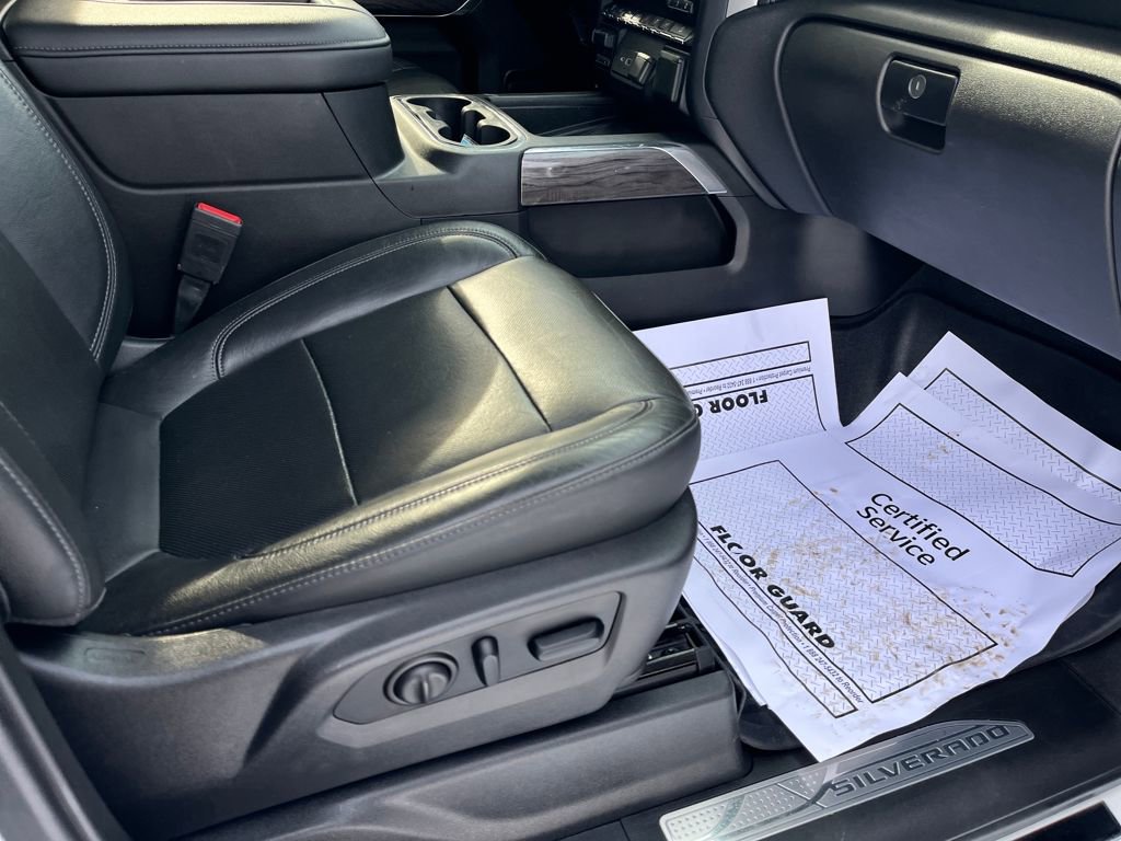 Used 2020 Chevrolet Silverado 2500 LTZ w/ LTZ Premium Package image 27