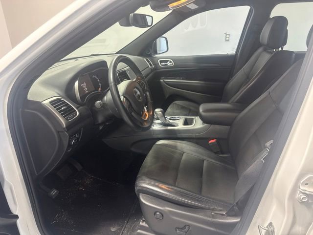 Used 2020 Jeep Grand Cherokee Altitude RWD image 12