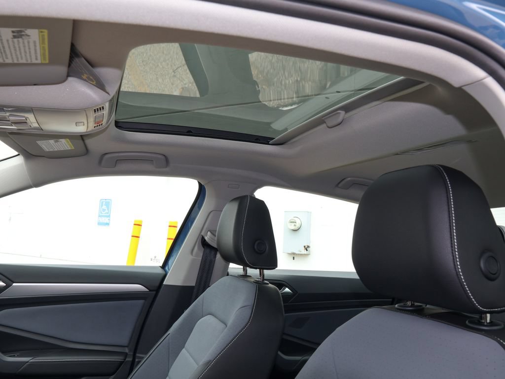 New 2026 Volkswagen Jetta SE FWD image 12