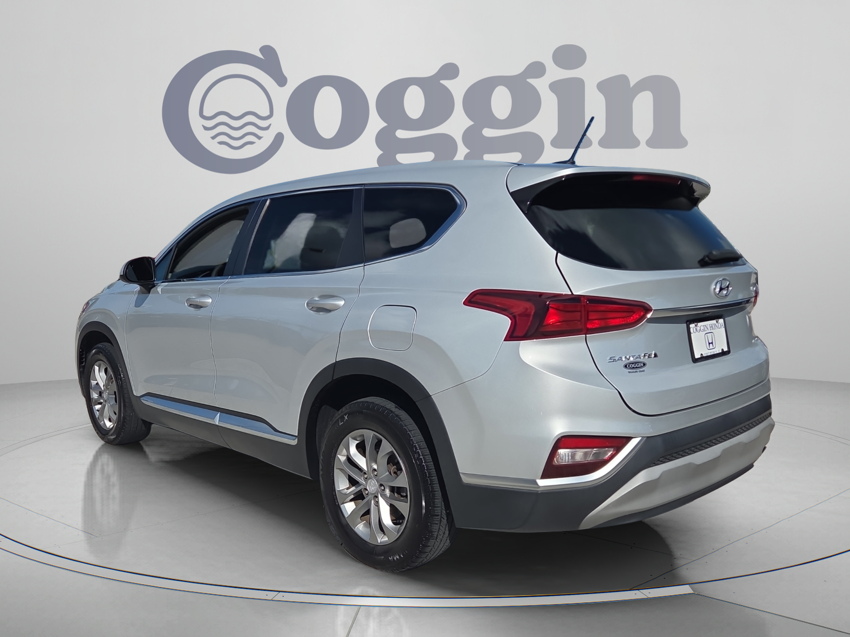Used 2019 Hyundai Santa Fe SE FWD image 3