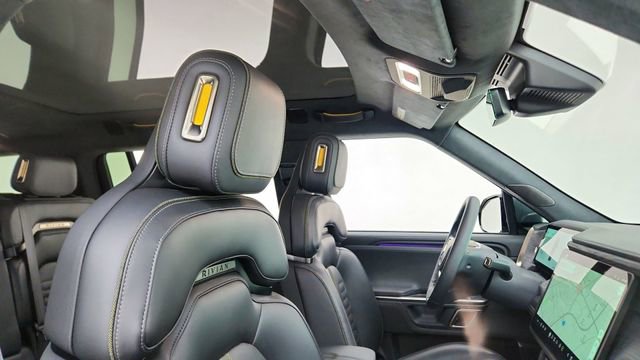 Used 2024 Rivian R1S Adventure image 22