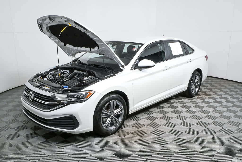 Used 2023 Volkswagen Jetta SE image 32