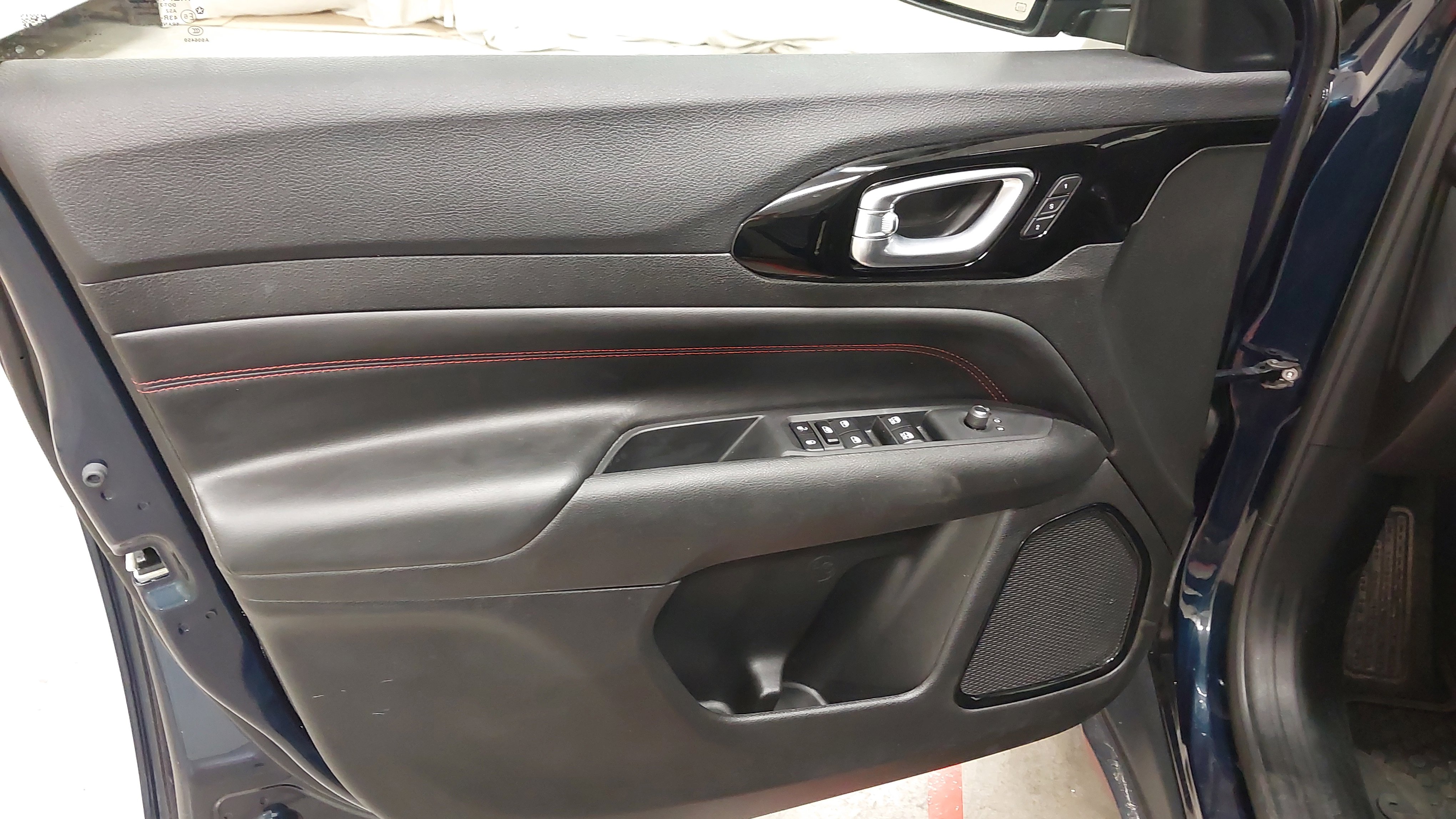 Used 2024 Jeep Compass Trailhawk w/ Trailhawk Elite Group image 24