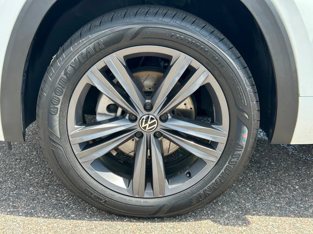 Used 2021 Volkswagen Atlas Cross Sport SE w/ Panoramic Sunroof Package FWD image 37