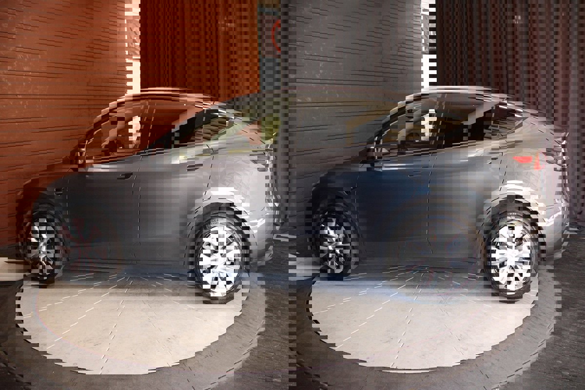 Used 2023 Tesla Model Y Long Range image 48